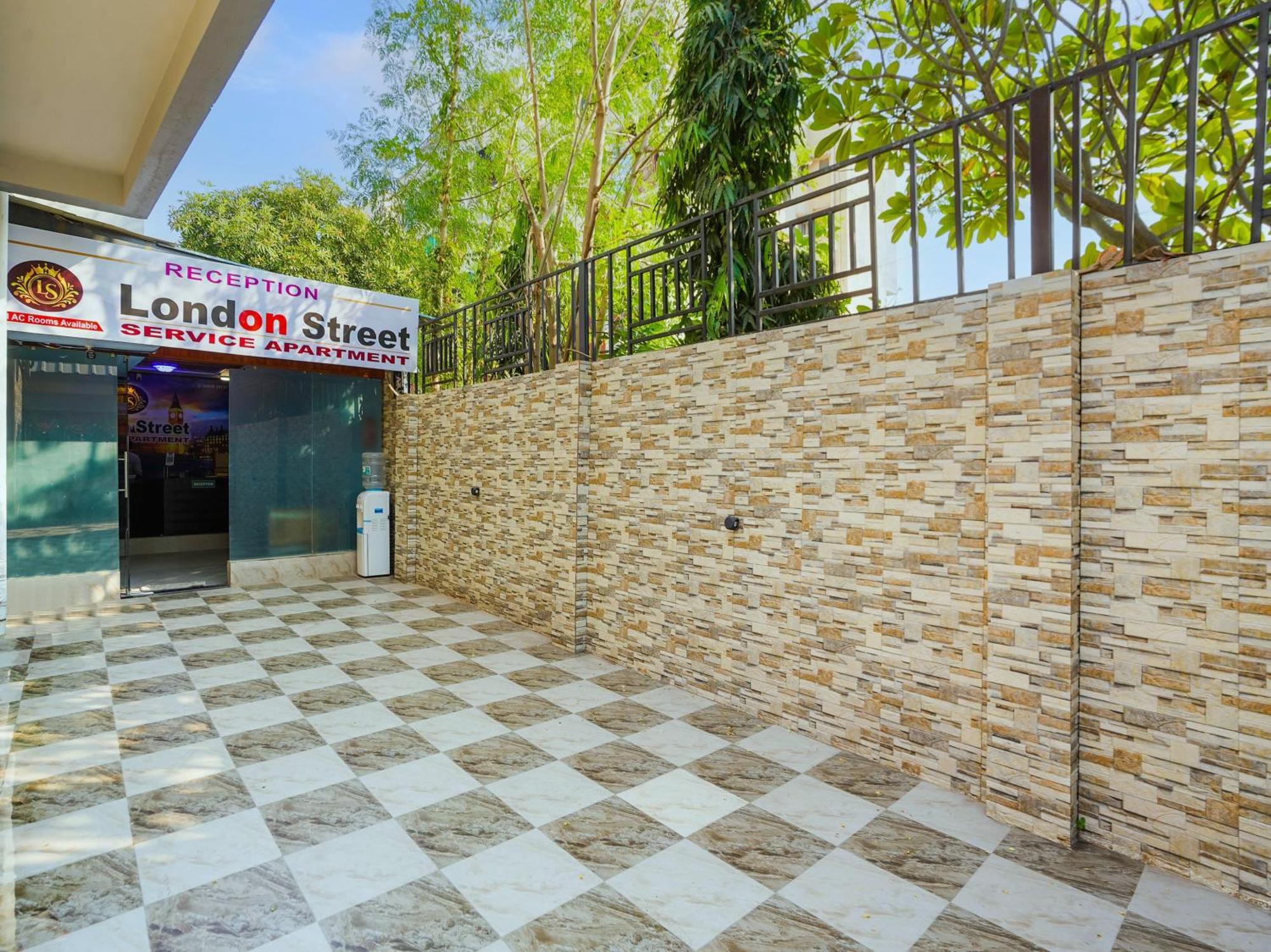 Super Hotel O London Street Nagpur Exterior foto